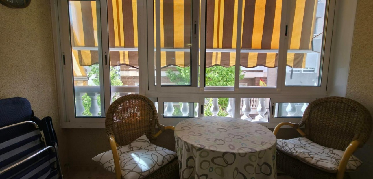Venta - Apartamento / piso -
Torrevieja - Paseo maritimo