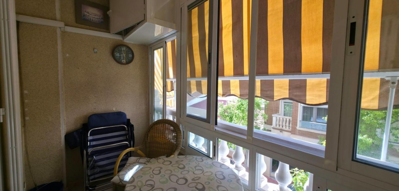 Venta - Apartamento / piso -
Torrevieja - Paseo maritimo