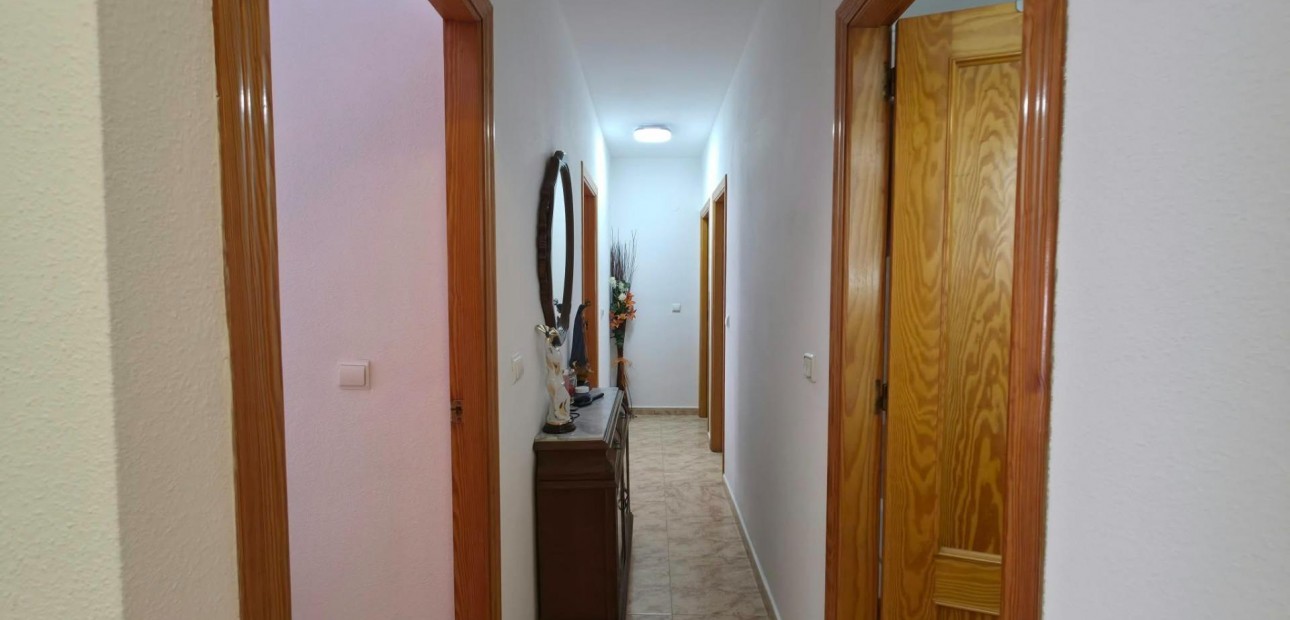 Venta - Apartamento / piso -
Torrevieja - Paseo maritimo