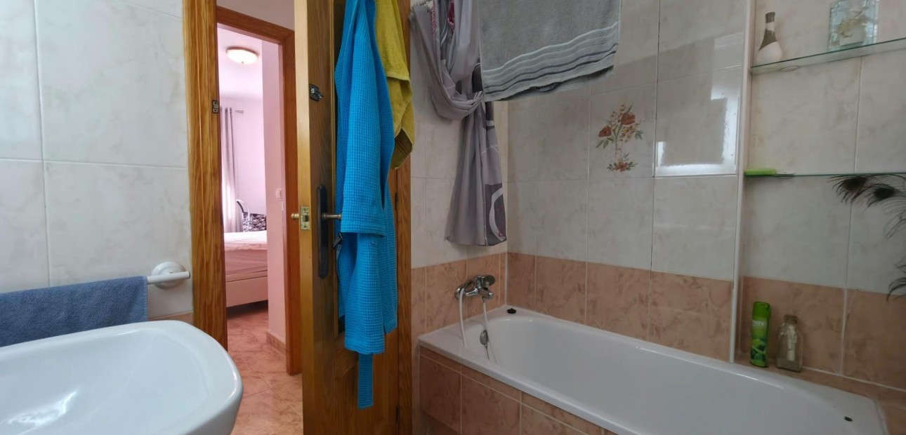 Venta - Apartamento / piso -
Torrevieja - Paseo maritimo