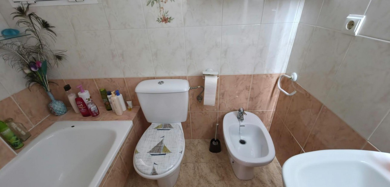 Venta - Apartamento / piso -
Torrevieja - Paseo maritimo