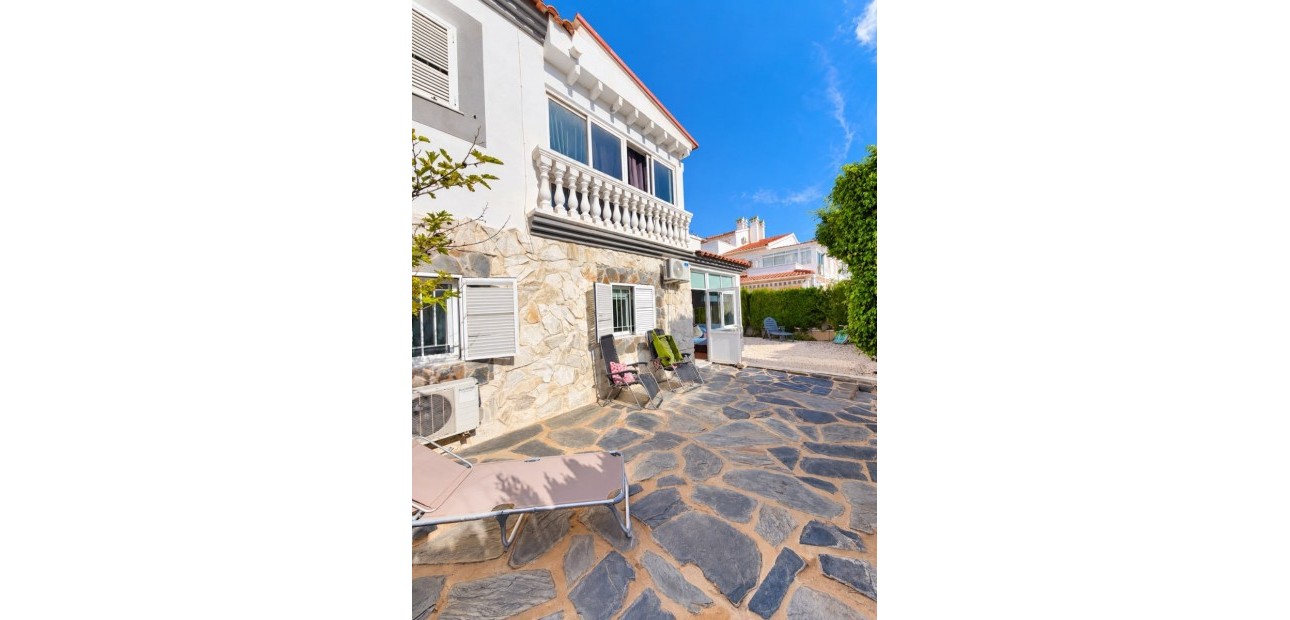Venta - Semi - Detached Villa -
Alicante - La Florida