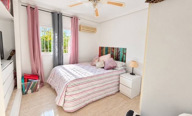 Venta - Semi - Detached Villa -
Alicante - La Florida