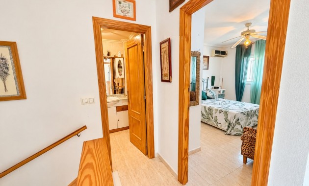 Venta - Semi - Detached Villa -
Alicante - La Florida