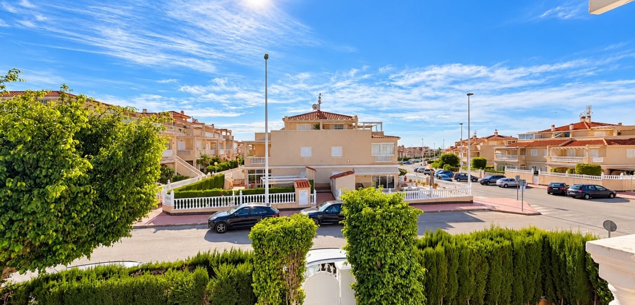 Venta - Semi - Detached Villa -
Alicante - La Florida