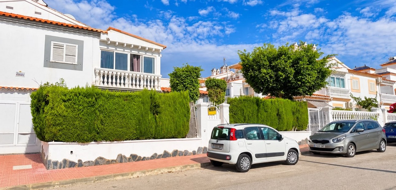 Venta - Semi - Detached Villa -
Alicante - La Florida