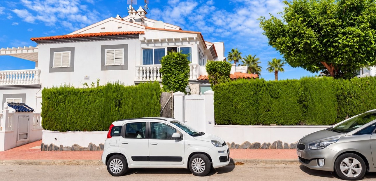 Venta - Semi - Detached Villa -
Alicante - La Florida