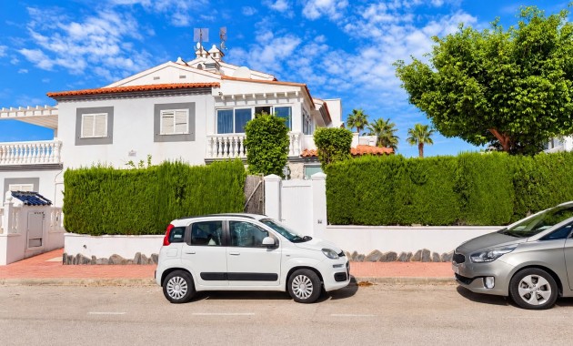 Venta - Semi - Detached Villa -
Alicante - La Florida