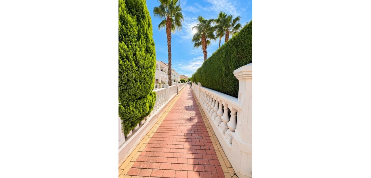 Venta - Semi - Detached Villa -
Alicante - La Florida