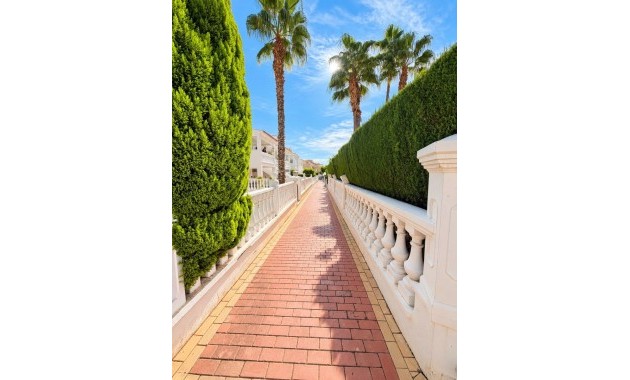 Venta - Semi - Detached Villa -
Alicante - La Florida
