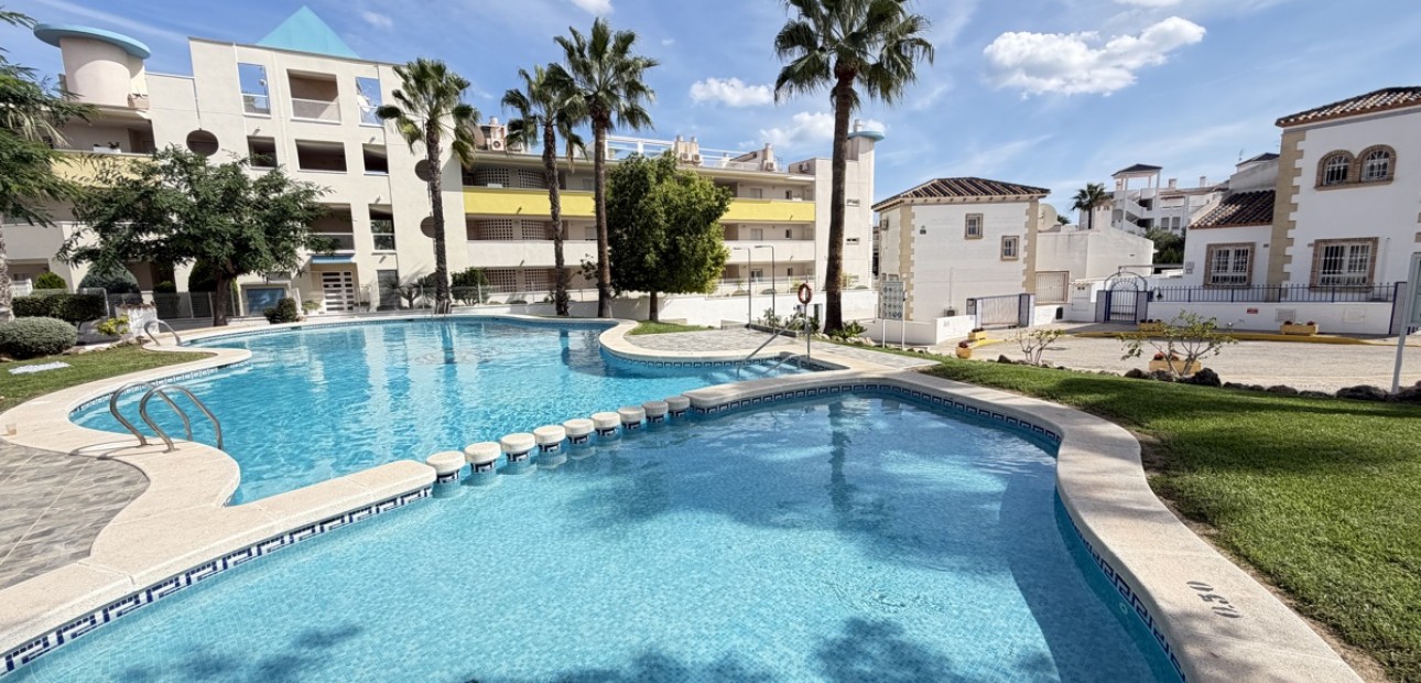 Sale - Apartment / flat -
Orihuela Costa - Villamartin
