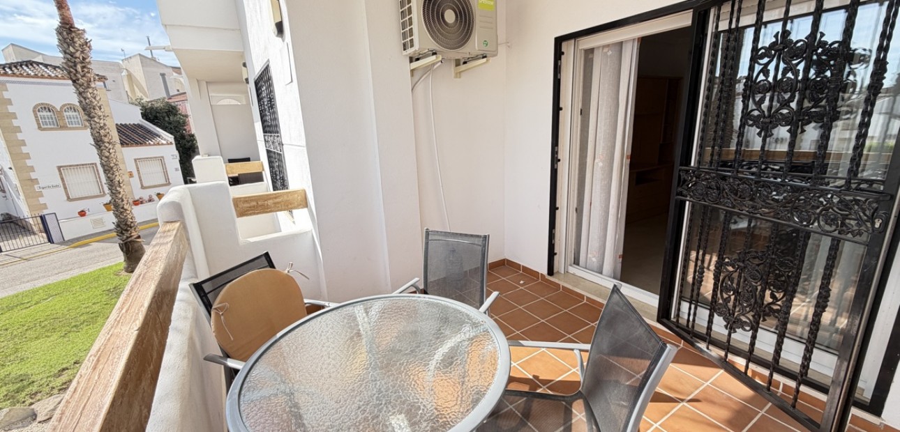 Sale - Apartment / flat -
Orihuela Costa - Villamartin