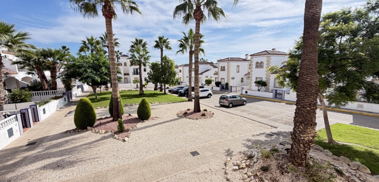 Sale - Apartment / flat -
Orihuela Costa - Villamartin