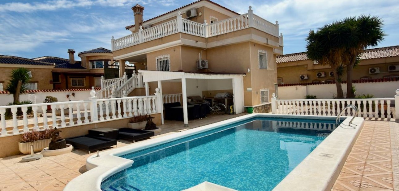 Venta - Villa -
Ciudad Quesada