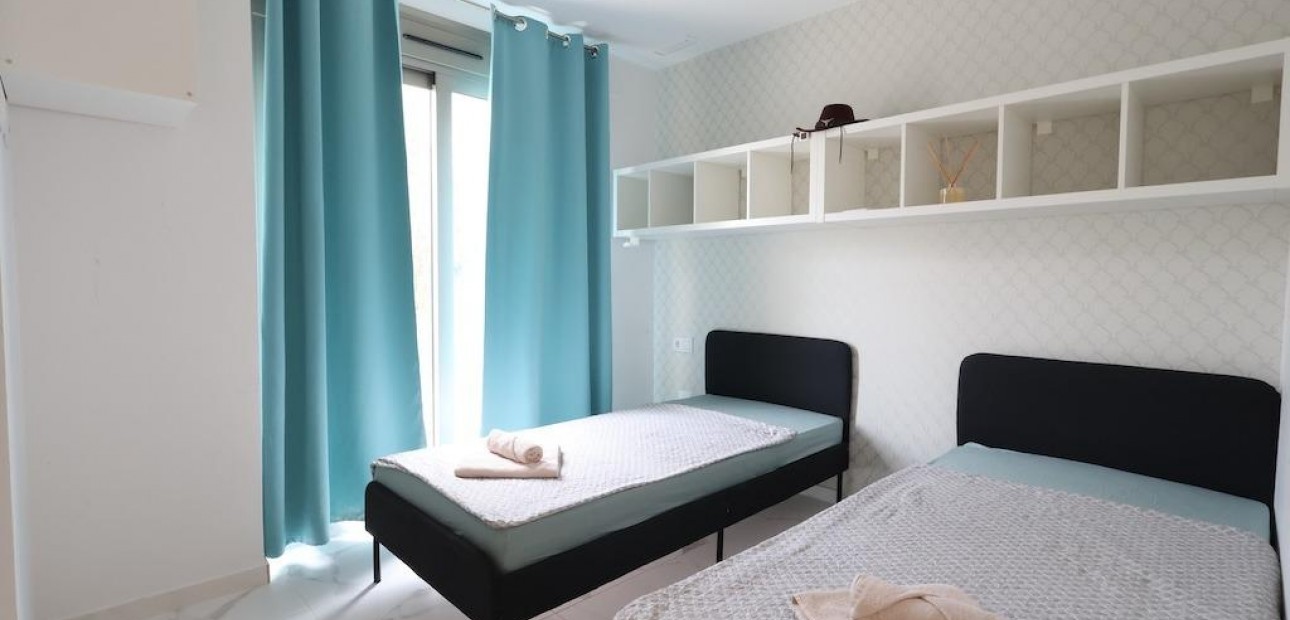 Venta - Villa -
Orihuela Costa - Villamartín-Las Filipinas