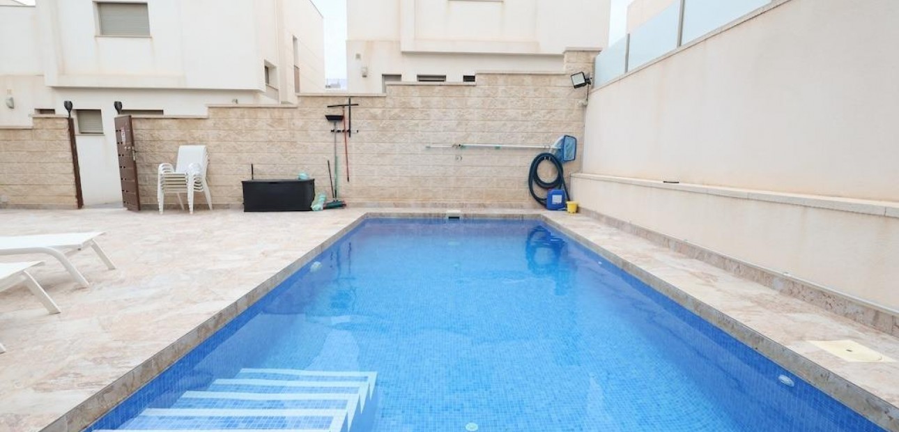 Venta - Villa -
Orihuela Costa - Villamartín-Las Filipinas