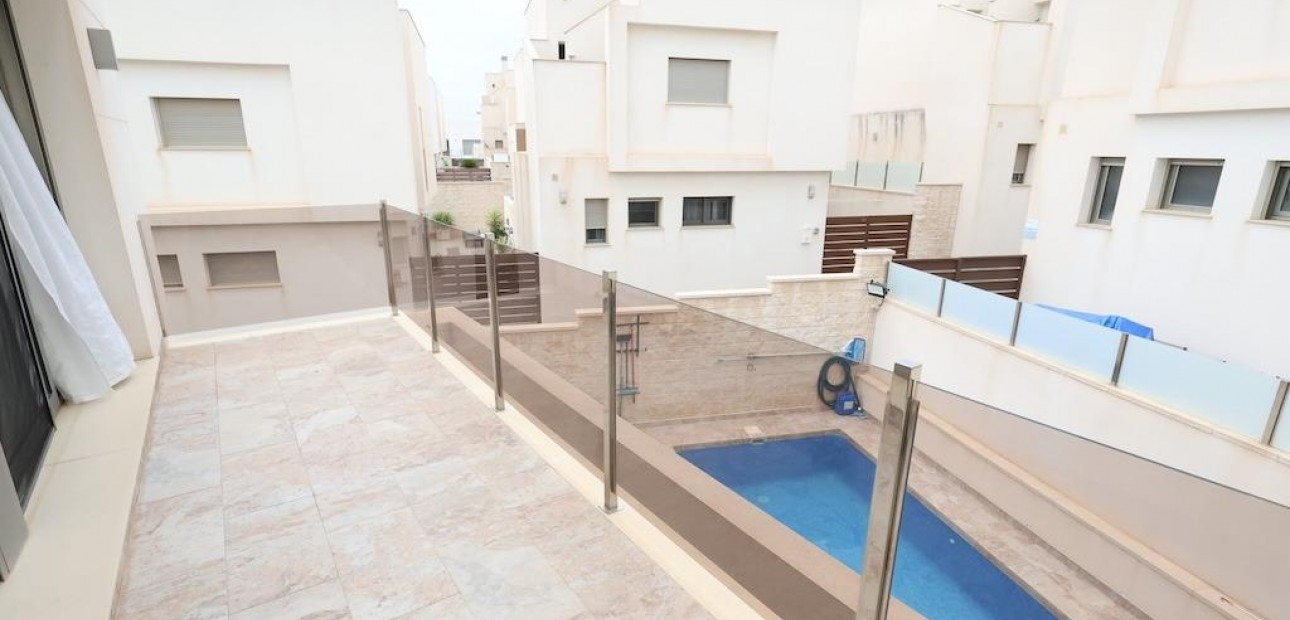 Venta - Villa -
Orihuela Costa - Villamartín-Las Filipinas