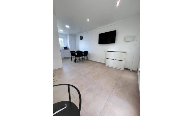 Venta - Apartamento / piso -
Orihuela Costa - La Regia