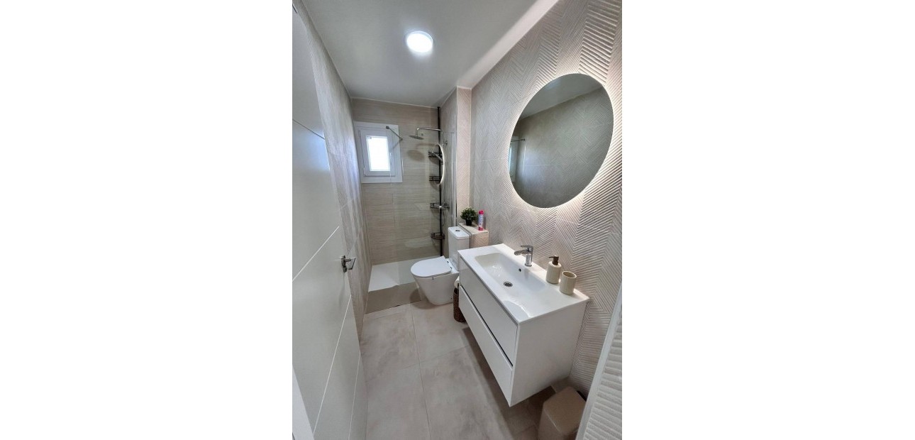 Venta - Apartamento / piso -
Orihuela Costa - La Regia