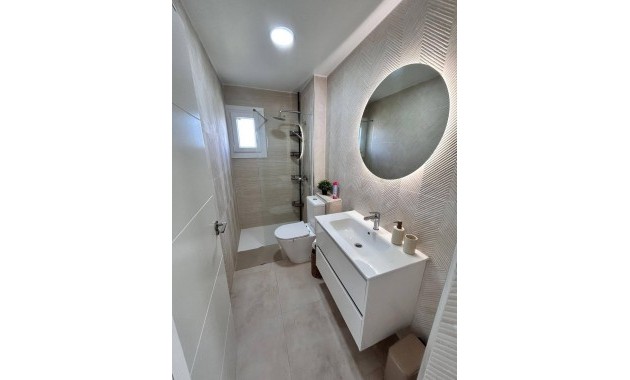 Venta - Apartamento / piso -
Orihuela Costa - La Regia