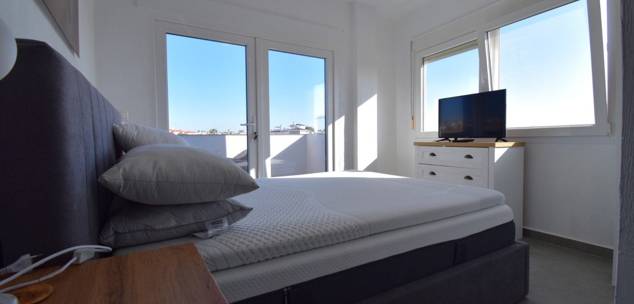 Venta - Apartamento / piso -
Orihuela Costa - Las Filipinas