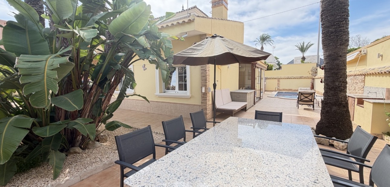Venta - Detached Villa -
Orihuela Costa - Cabo Roig