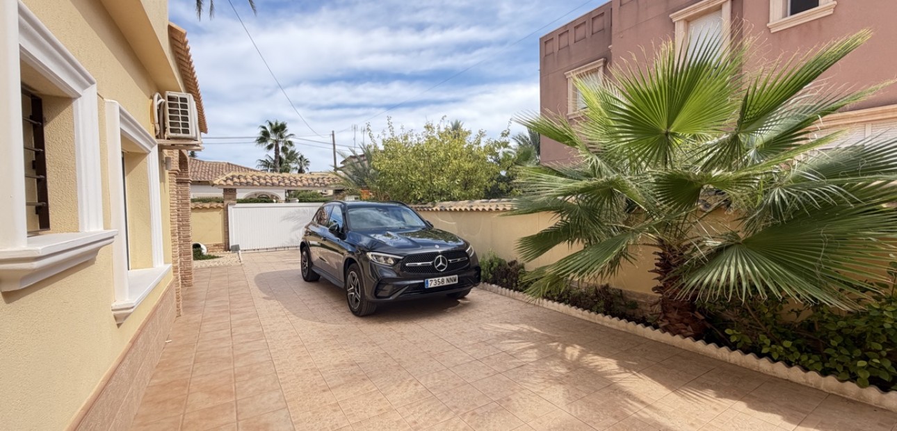 Venta - Detached Villa -
Orihuela Costa - Cabo Roig