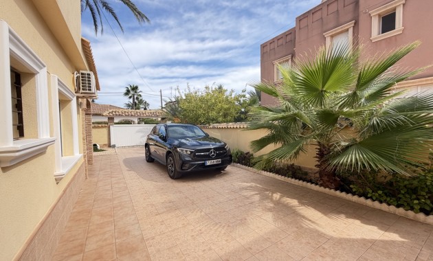 Venta - Detached Villa -
Orihuela Costa - Cabo Roig