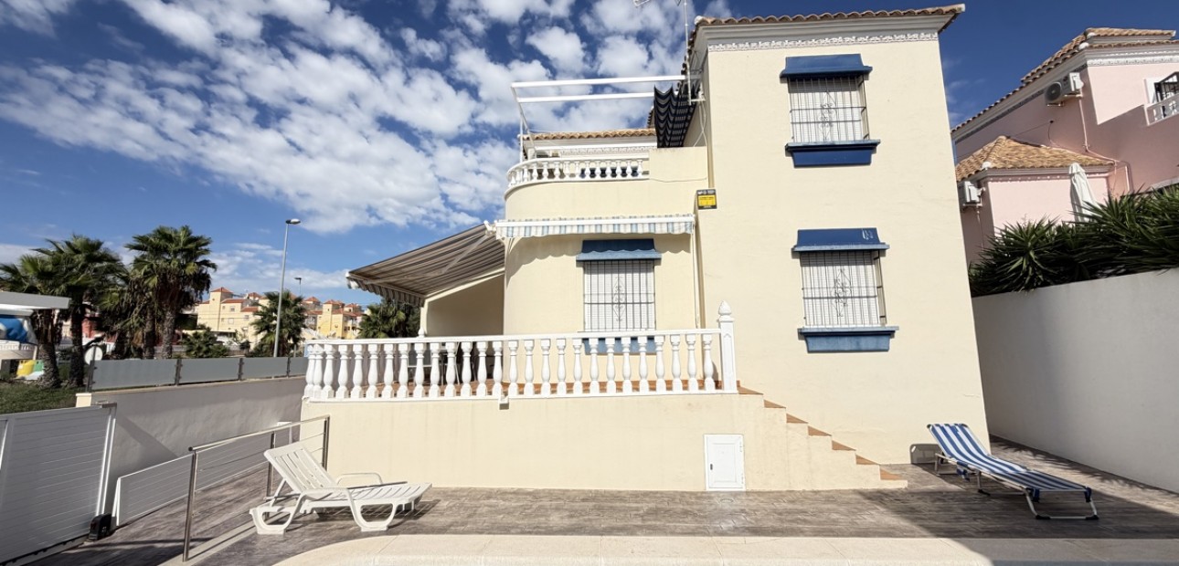Venta - Detached Villa -
Orihuela Costa - El Galan