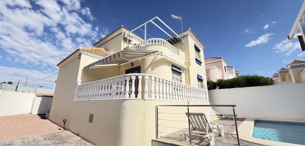 Venta - Detached Villa -
Orihuela Costa - El Galan