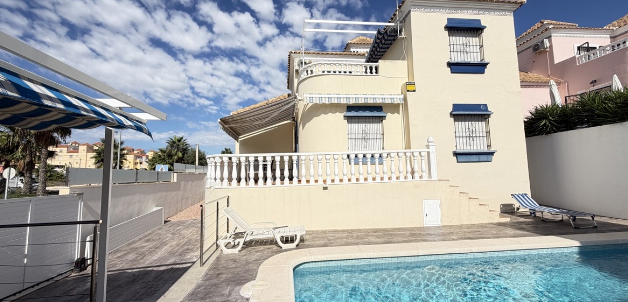 Venta - Detached Villa -
Orihuela Costa - El Galan