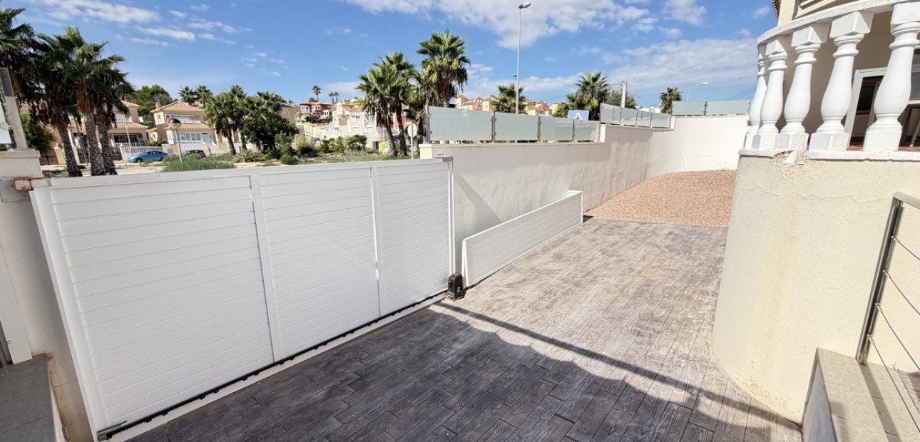 Venta - Detached Villa -
Orihuela Costa - El Galan