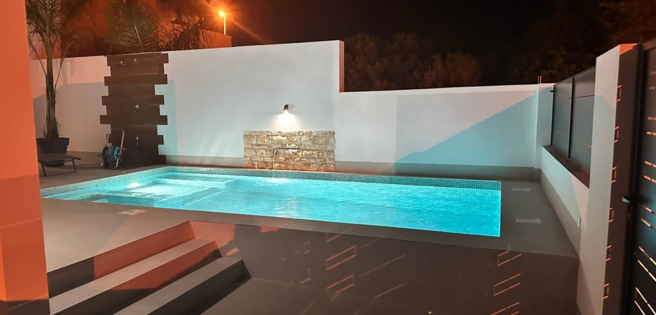 Venta - Semi Detached Villa -
Dolores - Dolores - Town