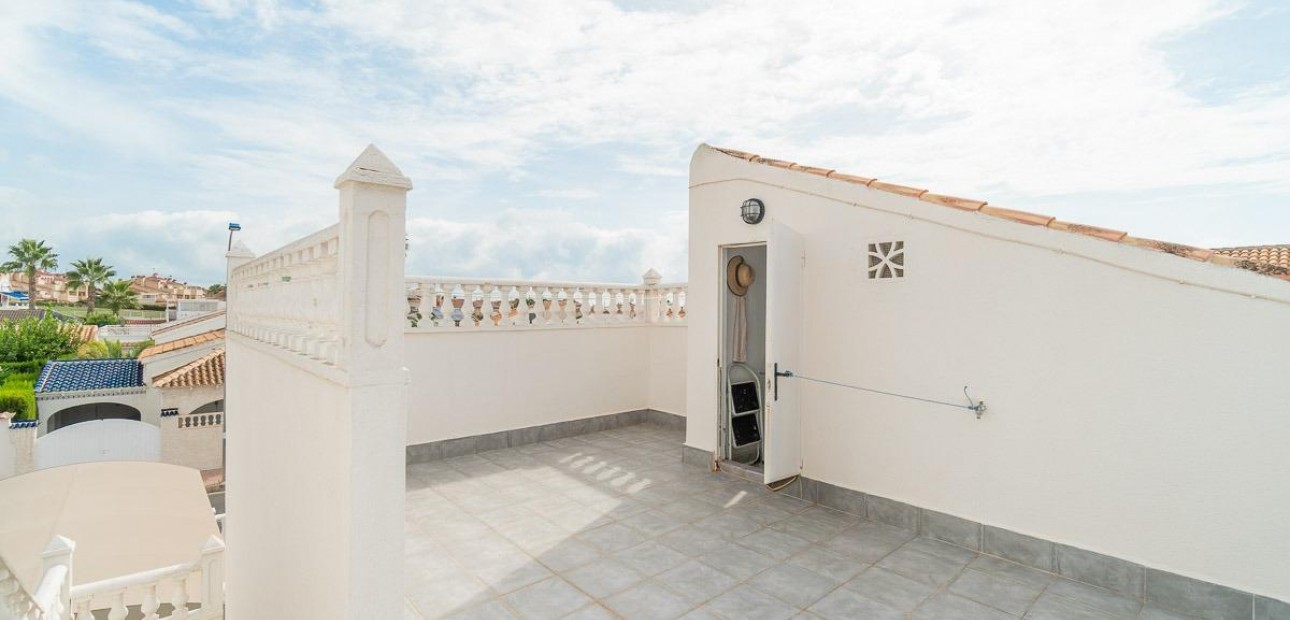 Venta - Villa -
Orihuela Costa - La Florida