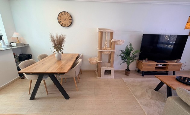 Venta - Semi Detached Villa -
Los Montesinos - Urbanizacion montesol