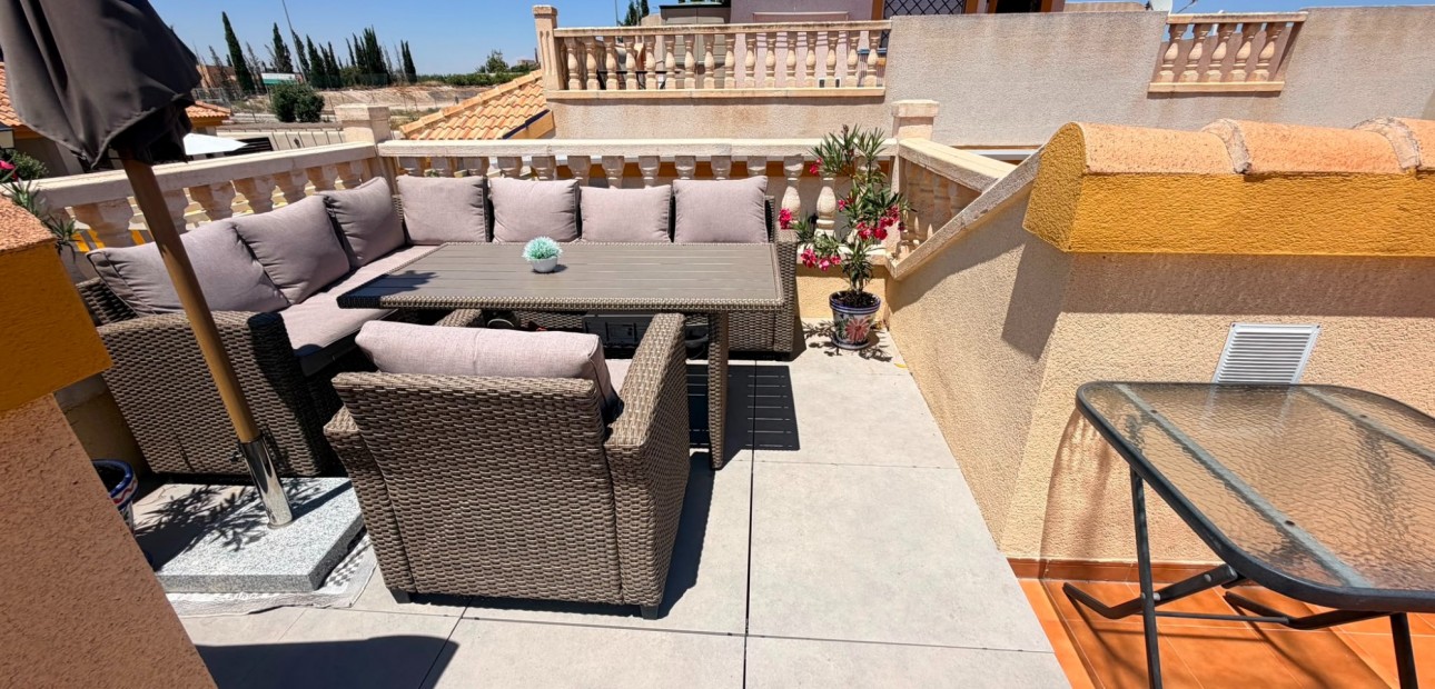 Venta - Semi Detached Villa -
Los Montesinos - Urbanizacion montesol