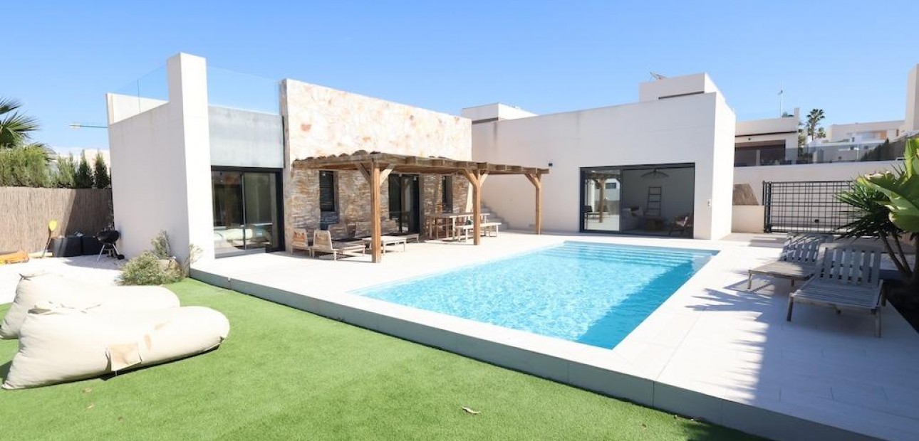 Venta - Villa -
Algorfa - Comunidad valenciana