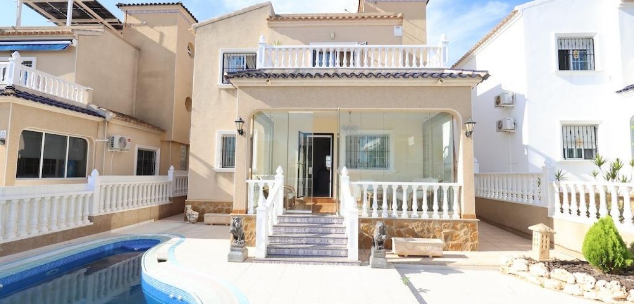 Venta - Villa -
Orihuela Costa - Las Filipinas