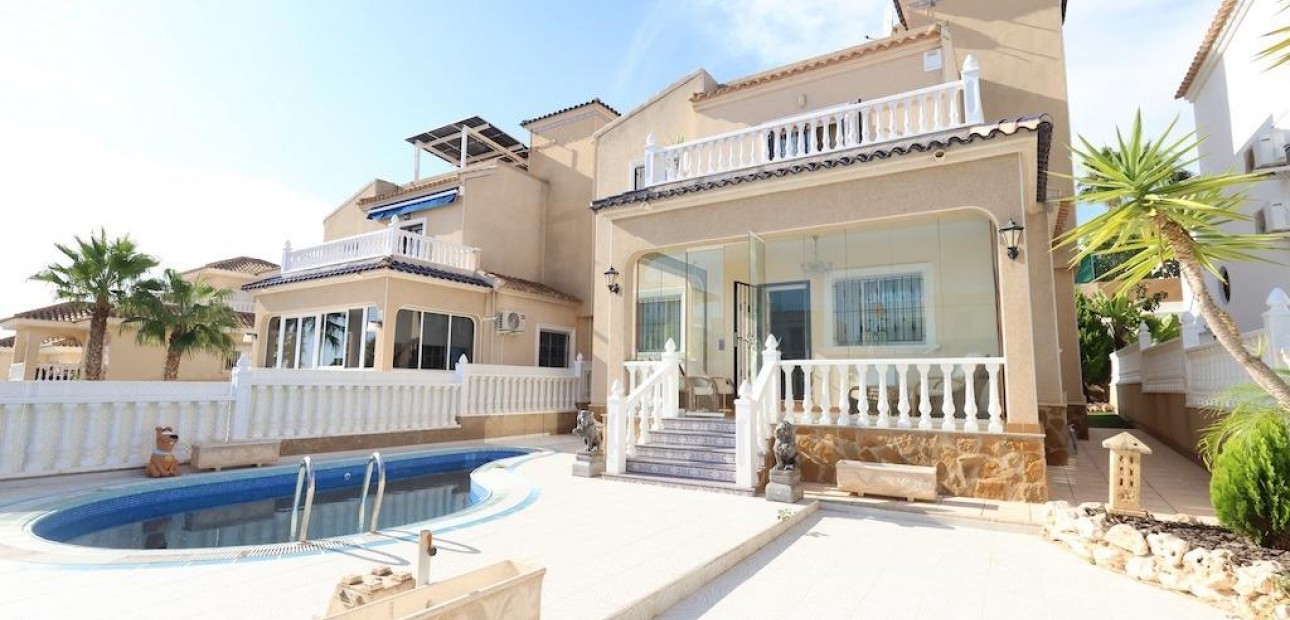 Venta - Villa -
Orihuela Costa - Las Filipinas