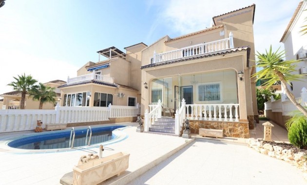Venta - Villa -
Orihuela Costa - Las Filipinas