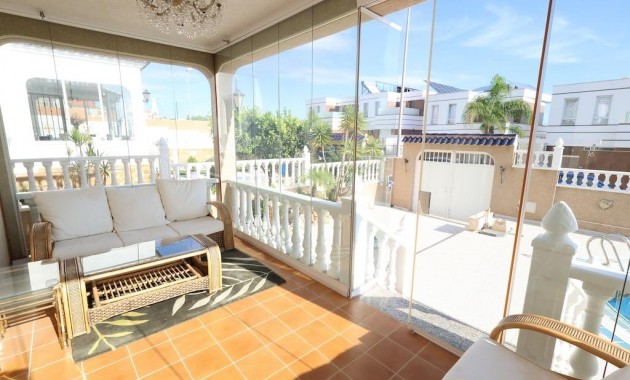 Venta - Villa -
Orihuela Costa - Las Filipinas