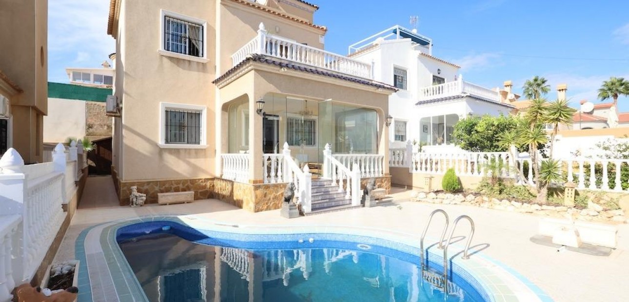 Venta - Villa -
Orihuela Costa - Las Filipinas