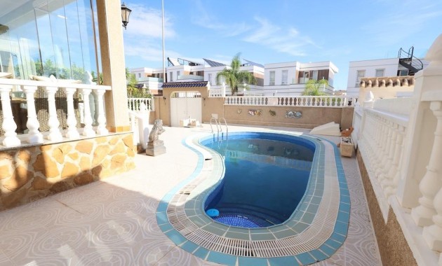 Venta - Villa -
Orihuela Costa - Las Filipinas