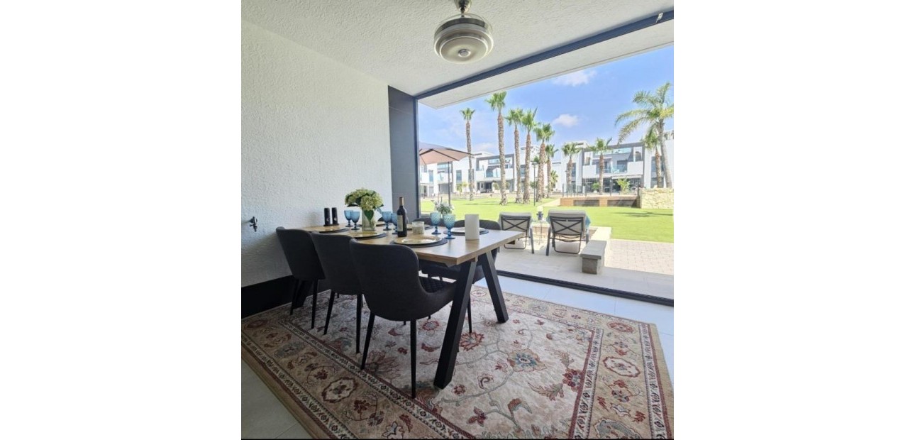 Venta - Apartamento / piso -
Guardamar del Segura - Urbanizaciones