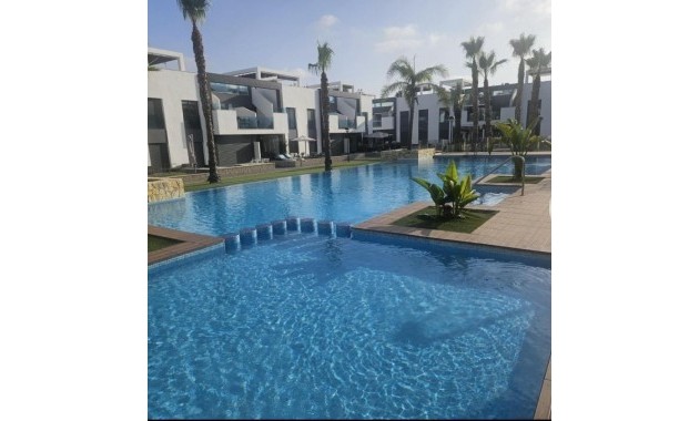 Venta - Apartamento / piso -
Guardamar del Segura - Urbanizaciones