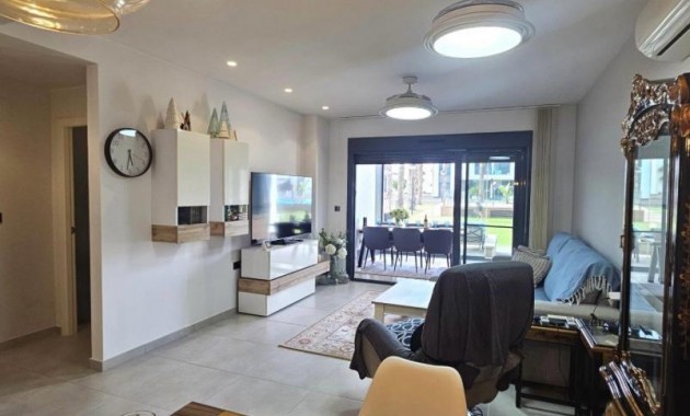 Venta - Apartamento / piso -
Guardamar del Segura - Urbanizaciones