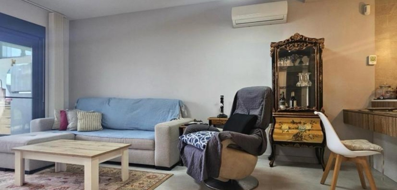 Venta - Apartamento / piso -
Guardamar del Segura - Urbanizaciones