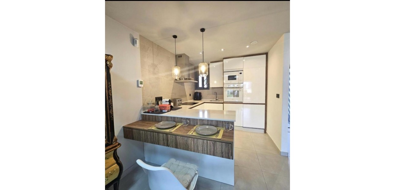 Venta - Apartamento / piso -
Guardamar del Segura - Urbanizaciones