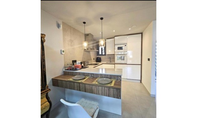 Venta - Apartamento / piso -
Guardamar del Segura - Urbanizaciones
