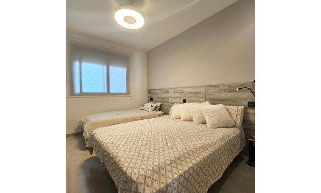 Venta - Apartamento / piso -
Guardamar del Segura - Urbanizaciones
